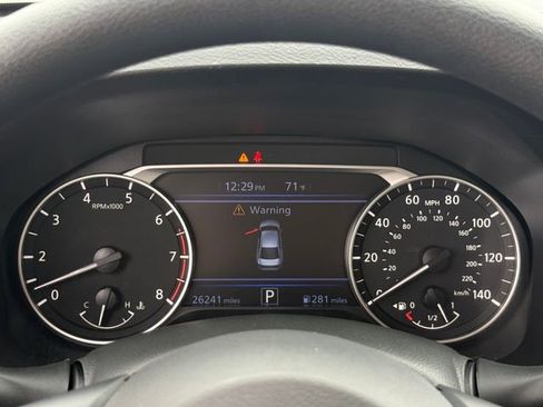 Used 2025 Nissan Altima 2.5 SV FWD image 14