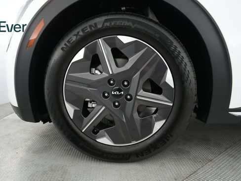 Used 2025 Kia EV6 Light RWD image 19