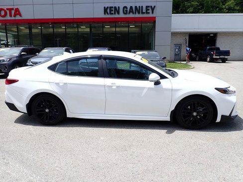 Certified 2025 Toyota Camry SE w/ Convenience Package FWD image 2