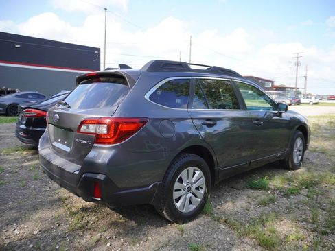 Used 2018 Subaru Outback 2.5i Premium AWD/4WD image 6