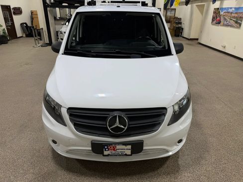 Used 2021 Mercedes-Benz Metris image 11