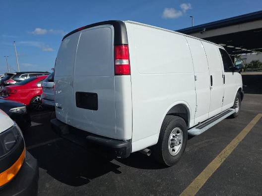 Used 2025 Chevrolet Express 2500 w/ Driver Convenience Package RWD image 4