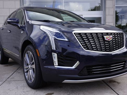 Used 2025 Cadillac XT5 Premium Luxury image 2