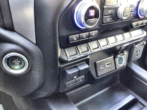 Used 2021 GMC Sierra 1500 SLT image 17