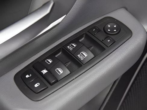 Used 2022 RAM 1500 Lone Star image 11