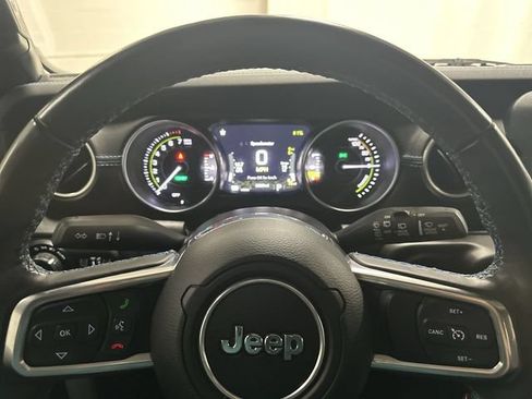 Used 2022 Jeep Wrangler Unlimited Rubicon 4xe w/ Cold Weather Group AWD/4WD image 10