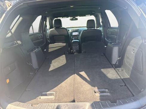 Used 2019 Ford Explorer XLT w/ Equipment Group 202A AWD/4WD image 24