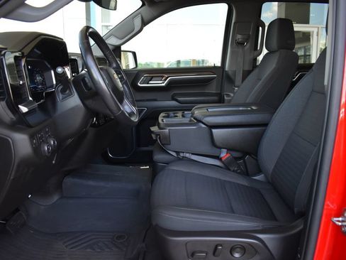 Used 2022 Chevrolet Silverado 1500 LT AWD/4WD image 4