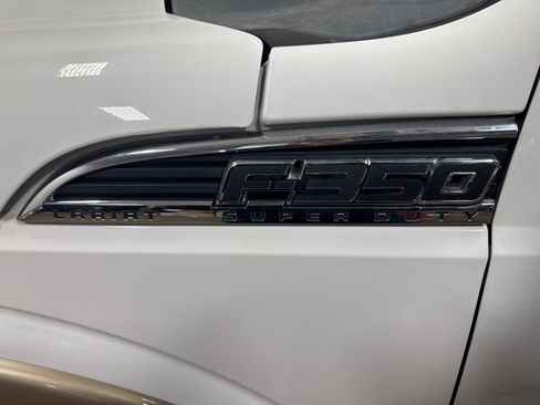 Used 2013 Ford F350 Lariat w/ Lariat Interior Pkg image 13