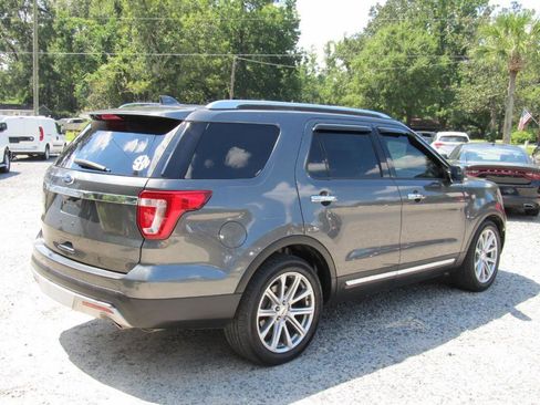 Used 2017 Ford Explorer Limited image 6