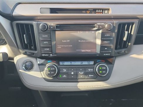 Used 2018 Toyota RAV4 XLE AWD/4WD image 14