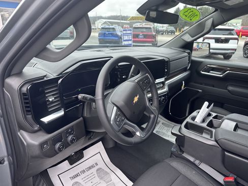Used 2023 Chevrolet Silverado 1500 LT image 14
