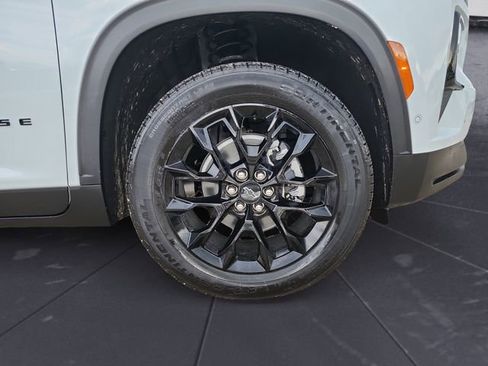 New 2026 Chevrolet Traverse LT w/ Enhanced Driving Package image 9