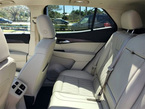 Used 2022 Buick Envision Avenir w/ Technology Package II image 12