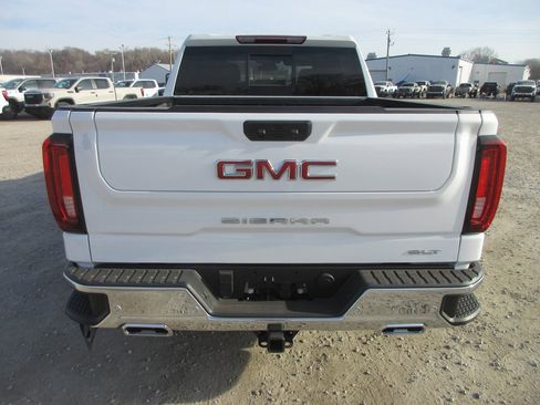 New 2026 GMC Sierra 1500 SLT image 6