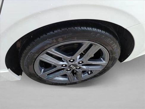 Used 2021 Kia Forte GT-Line FWD image 9