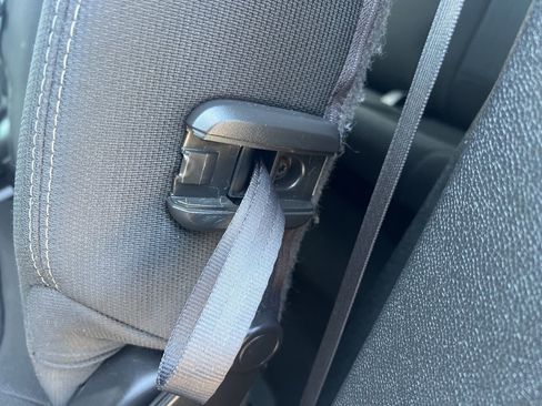 Used 2017 Chevrolet Traverse LT image 31