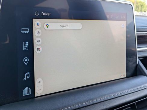 Used 2023 Chevrolet Suburban Premier image 20