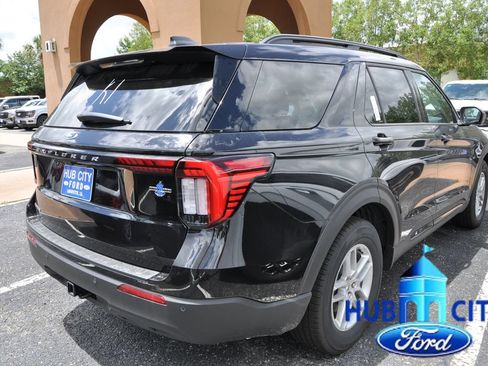New 2026 Ford Explorer Active RWD image 5