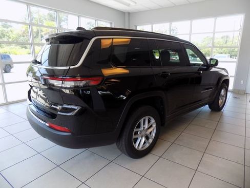 Used 2025 Jeep Grand Cherokee L Laredo RWD image 8