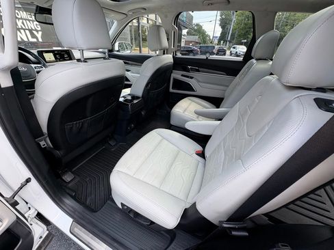 Used 2020 Kia Telluride SX w/ SX Prestige Package image 14
