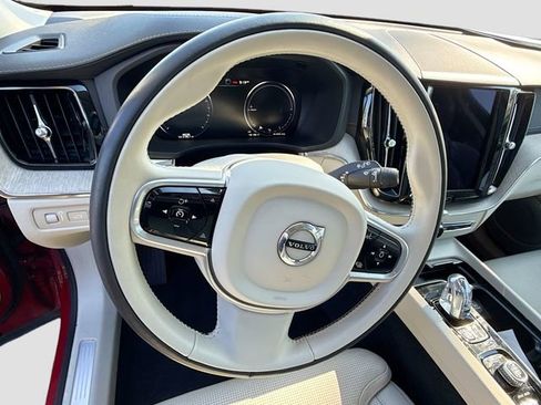 Used 2018 Volvo XC60 T8 Inscription w/ Luxury Seat Package AWD/4WD image 15