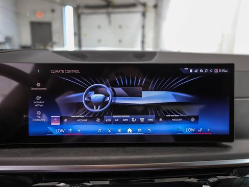 New 2026 BMW X5 xDrive40i w/ Executive Package AWD/4WD image 18