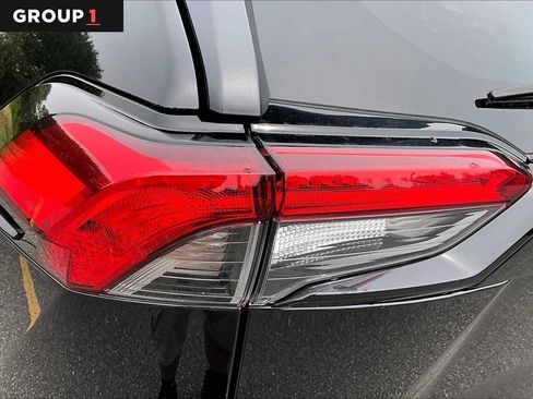 Used 2025 Toyota RAV4 XLE AWD/4WD image 28