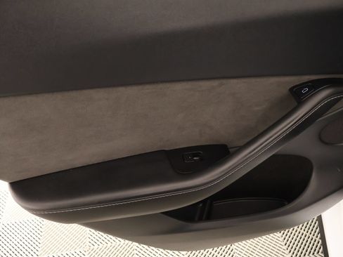 Used 2022 Tesla Model Y Performance AWD/4WD image 15