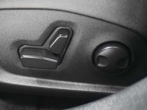 Used 2024 Jeep Compass Latitude w/ Sun and Sound Group image 14