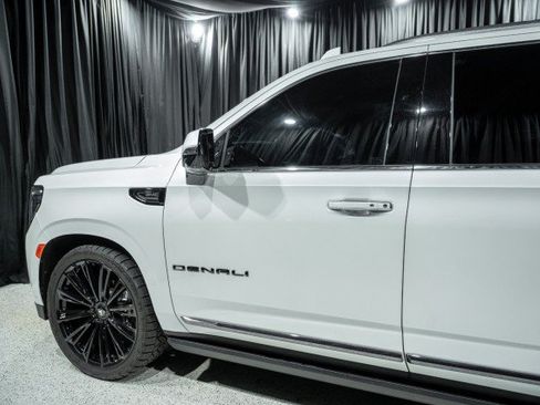 Used 2024 GMC Yukon Denali Ultimate AWD/4WD image 5