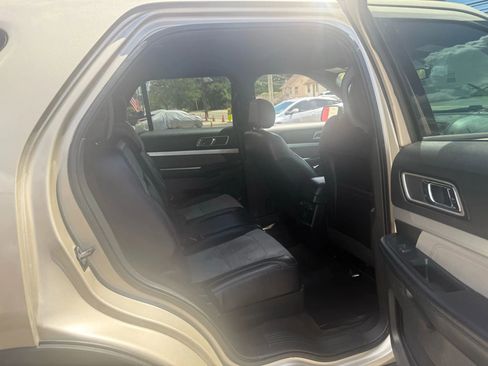 Used 2017 Ford Explorer XLT w/ Equipment Group 202A image 31