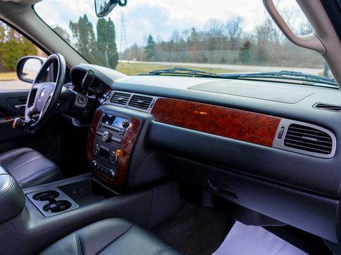 Used 2013 Chevrolet Avalanche LT w/ All-Star Edition image 20