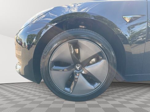Used 2018 Tesla Model 3 Mid Range RWD image 19