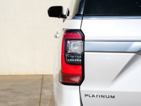 Used 2018 Ford Expedition Platinum image 49