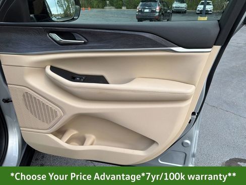 Certified 2025 Jeep Grand Cherokee L Limited w/ Luxury Tech Group II image 30