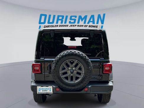 Used 2025 Jeep Wrangler Unlimited Sport AWD/4WD image 3