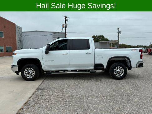 Used 2025 Chevrolet Silverado 2500 LT w/ Convenience Package AWD/4WD image 2