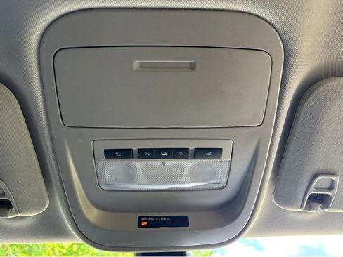 Used 2022 Chevrolet Colorado Z71 RWD image 35