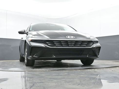 New 2026 Hyundai Elantra SE FWD image 16