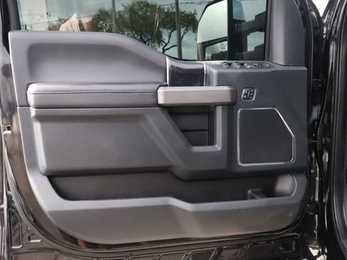 Used 2022 Ford F250 Platinum image 9