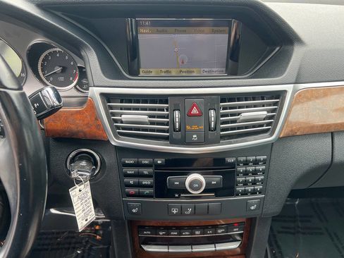 Used 2010 Mercedes-Benz E 350 4MATIC Sedan w/ Premium 1 Pkg image 34