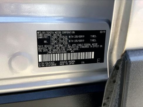 Used 2019 Toyota RAV4 XLE Premium FWD image 36