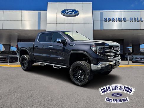 Used 2025 GMC Sierra 1500 SLT image 1