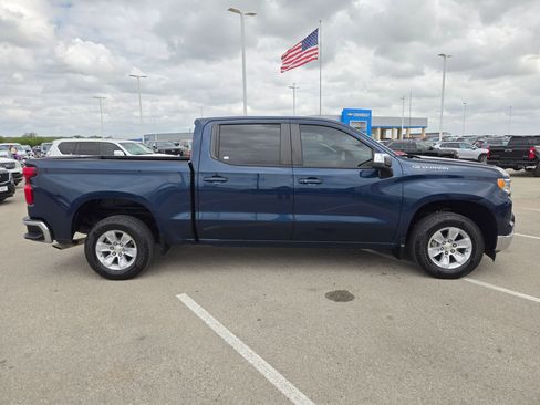 Used 2023 Chevrolet Silverado 1500 LT image 2