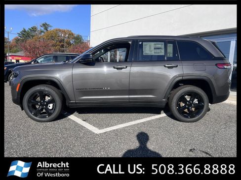 New 2025 Jeep Grand Cherokee Limited w/ Luxury Tech Group II image 2