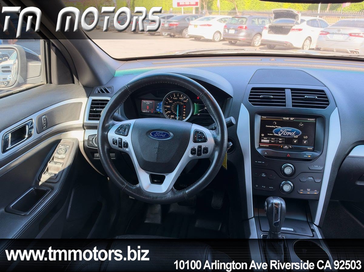 Used 2015 Ford Explorer XLT w/ Equipment Group 202A FWD image 13