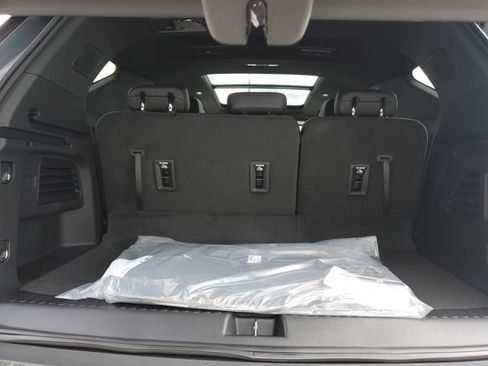 New 2026 Chevrolet Traverse Z71 w/ Driver Confidence Package AWD/4WD image 9
