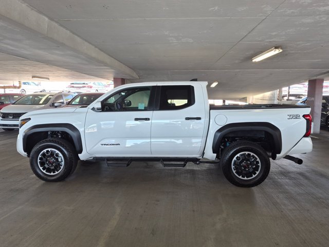 Used 2024 Toyota Tacoma TRD Off-Road AWD/4WD image 9