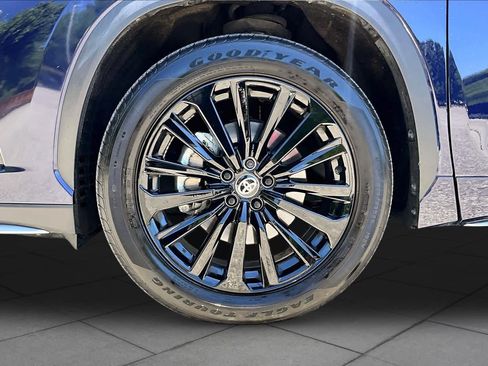 Used 2025 Toyota Highlander XSE AWD/4WD image 11